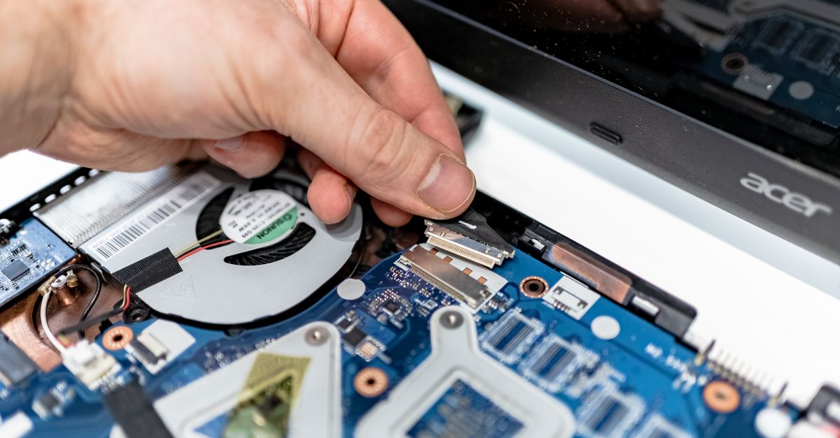 Cost Factors in Motherboard Replacement Services